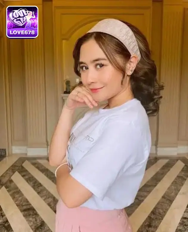 Prilly Latuconsina-danatoto