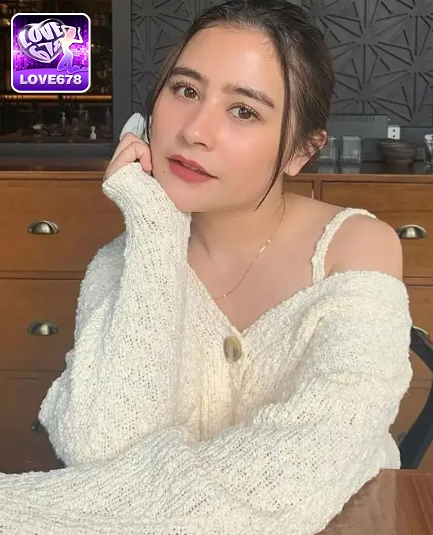 Prilly Latuconsina-danatoto