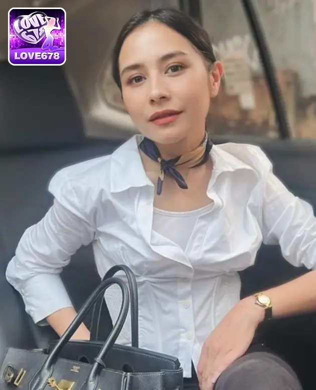 Prilly Latuconsina-danatoto