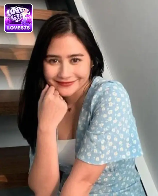 Prilly Latuconsina-danatoto