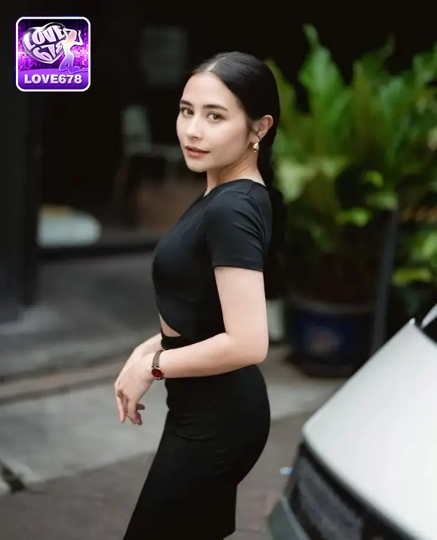Prilly Latuconsina-danatoto